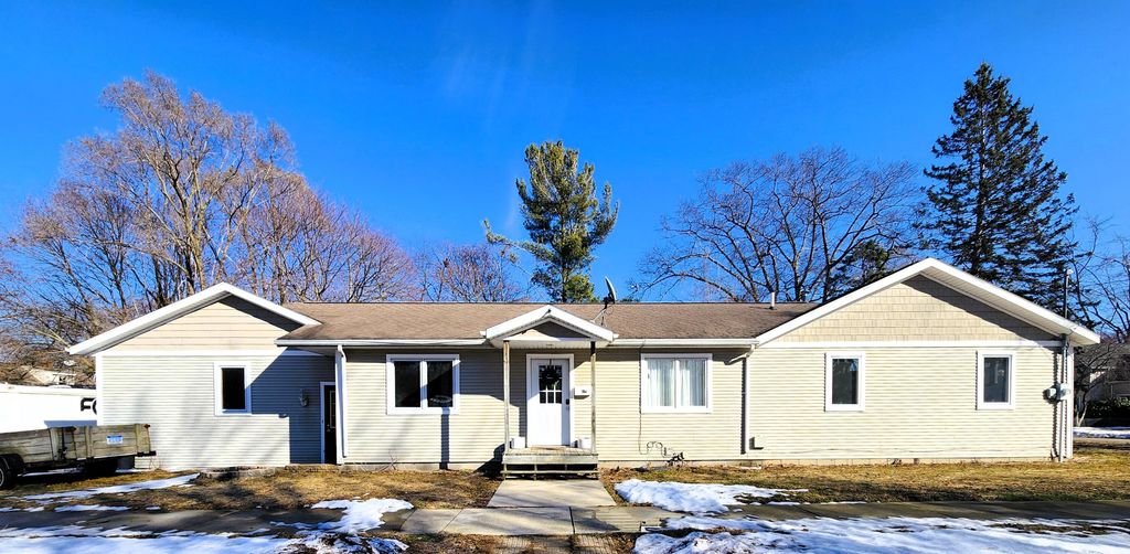 Photo of 2444 Harding Avenue, Muskegon, MI 49441 (MLS # 26006298)