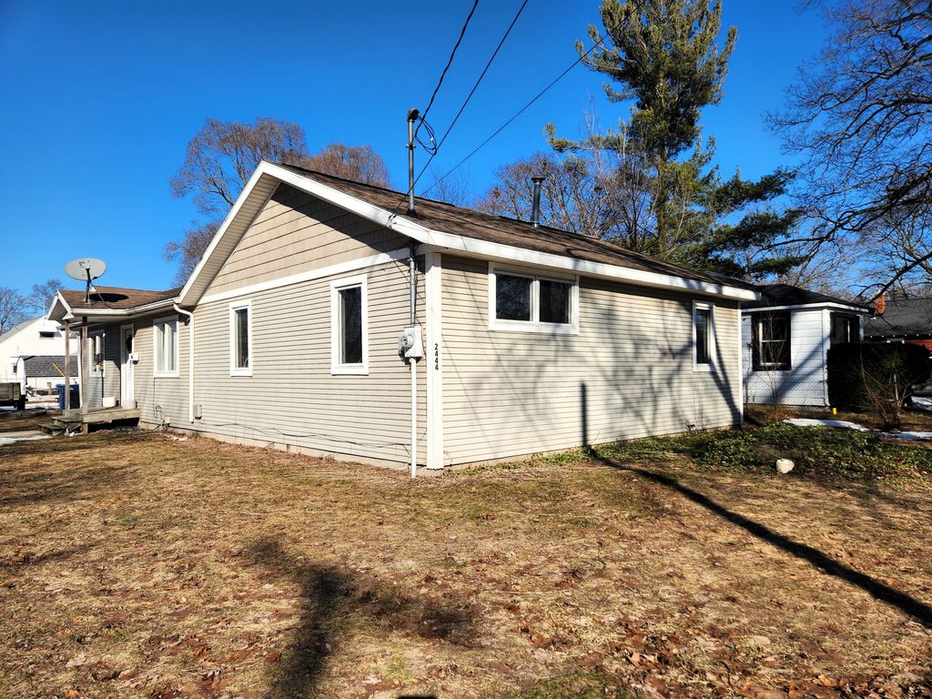 Photo of 2444 Harding Avenue, Muskegon, MI 49441 (MLS # 26006298)