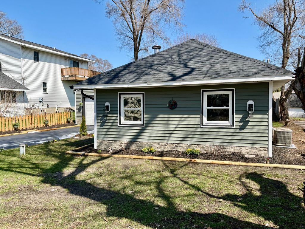 Photo of 460 Hazel Court, Muskegon, MI 49442 (MLS # 26014975)