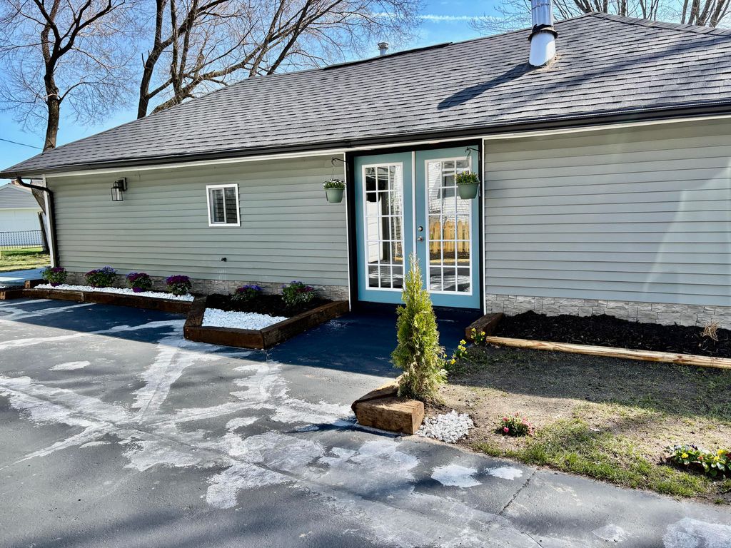 Photo of 460 Hazel Court, Muskegon, MI 49442 (MLS # 26014975)