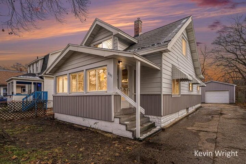 Photo of 883 Emerson Avenue, Muskegon, MI 49442 (MLS # 26022163)