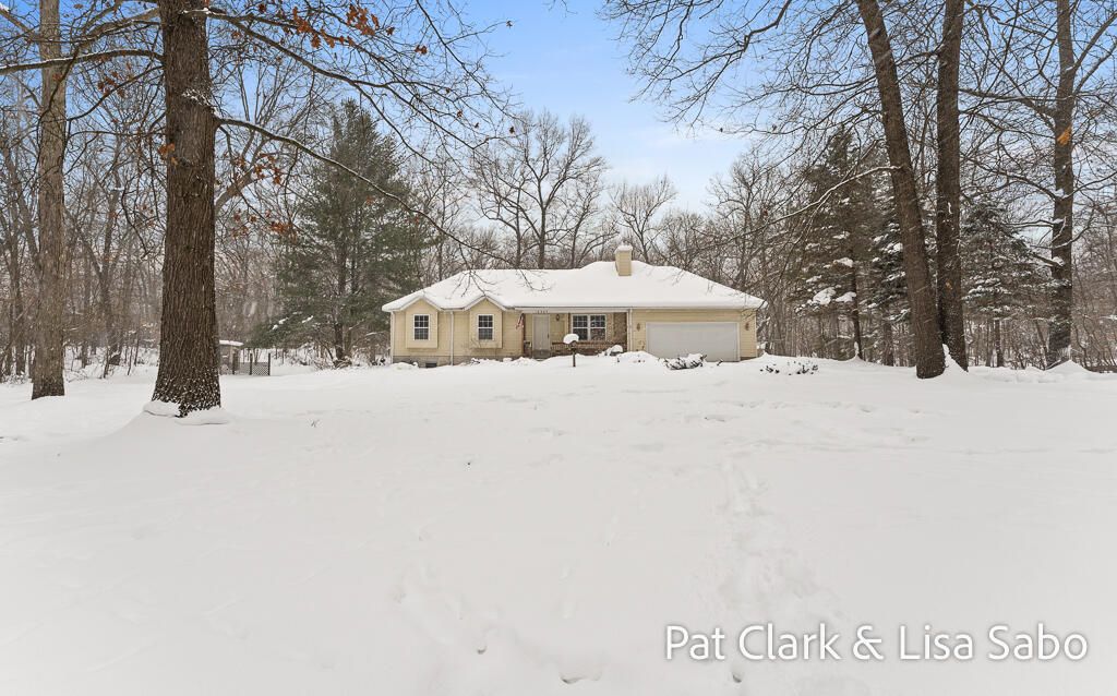 Photo of 18569 Chinquapin Drive, Spring Lake, MI 49456 (MLS # 26004450)
