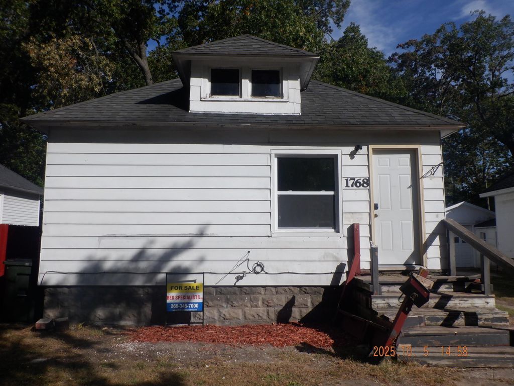Photo of 1768 Elwood Street, Muskegon, MI 49442 (MLS # 25053330)