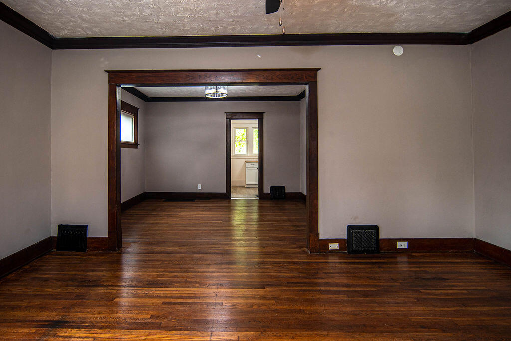 Photo 9 of 37 of 717 Lynch Street SW house