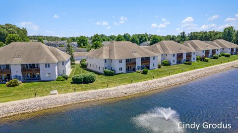 Condominium in Holland MI 3089 Crystal Waters Drive.jpg