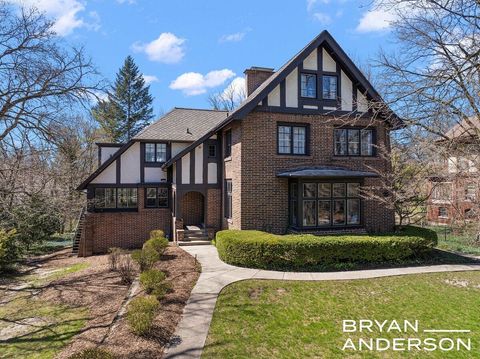 345 Plymouth Avenue SE, East Grand Rapids, MI 49506 - MLS#: 25015561