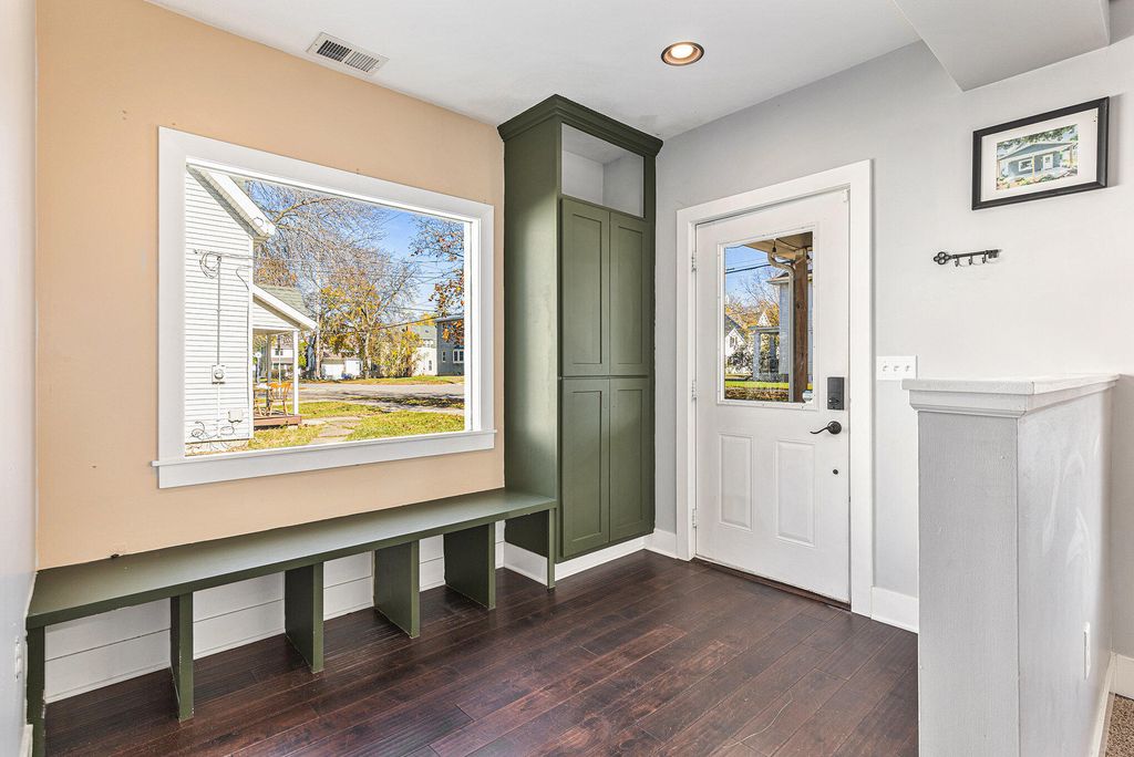 Photo of 139 Lane Avenue SW, Grand Rapids, MI 49504 (MLS # 24058860)