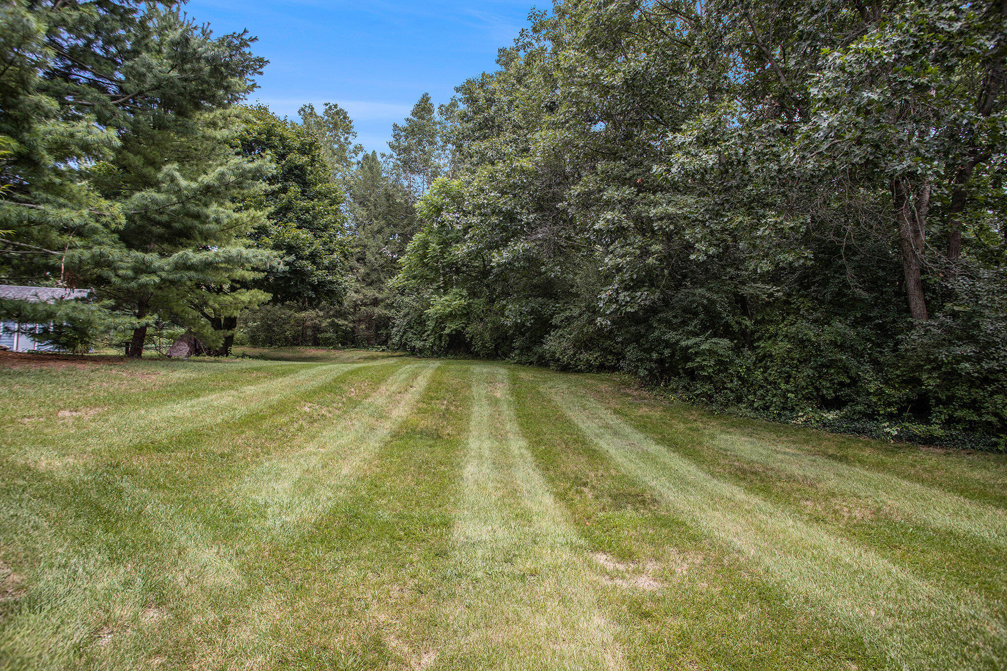 Galesburg, Michigan 49053, United States, 4 Bedrooms Bedrooms, ,3 BathroomsBathrooms,Residential,Pending,192362