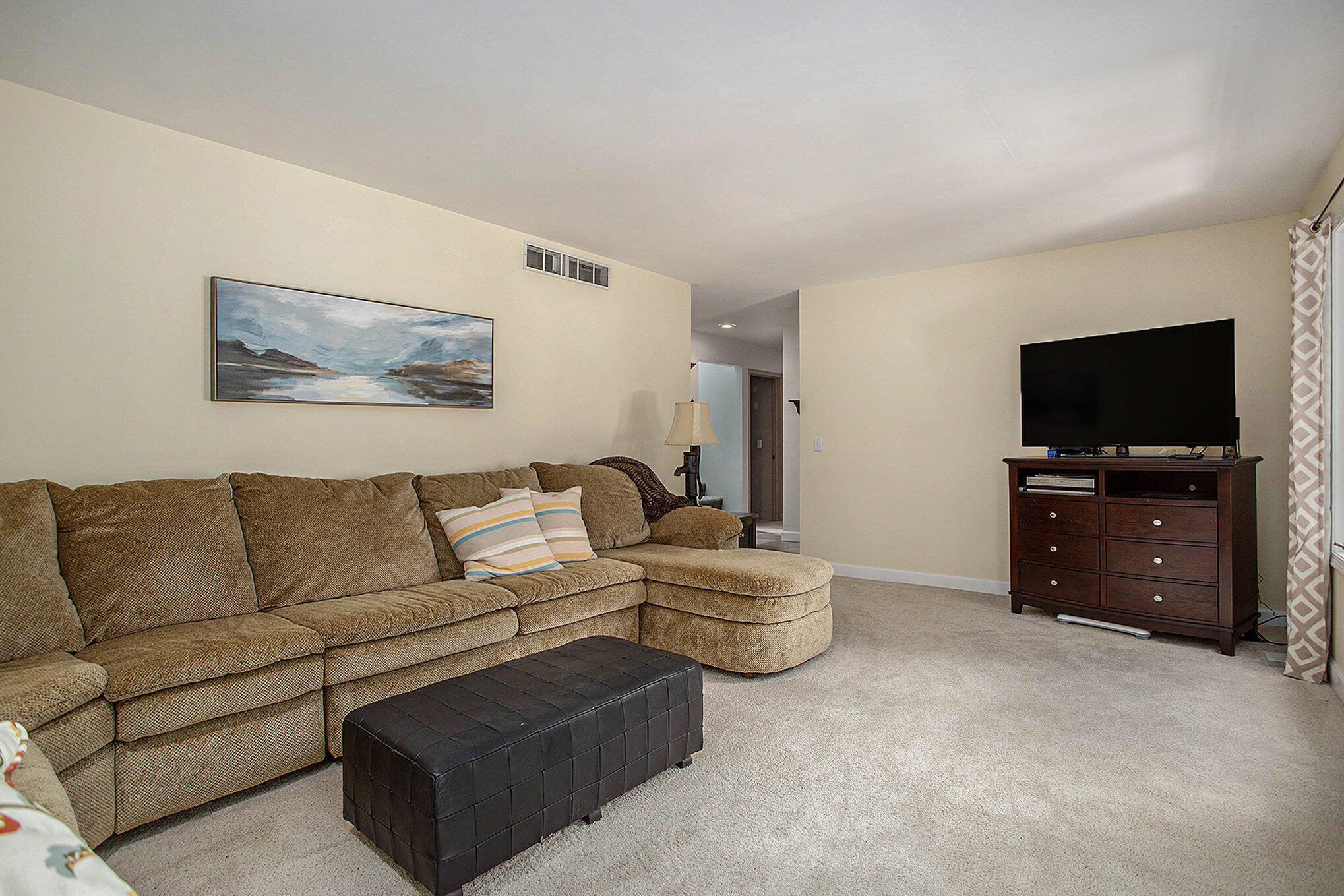 Galesburg, Michigan 49053, United States, 4 Bedrooms Bedrooms, ,3 BathroomsBathrooms,Residential,Pending,192362