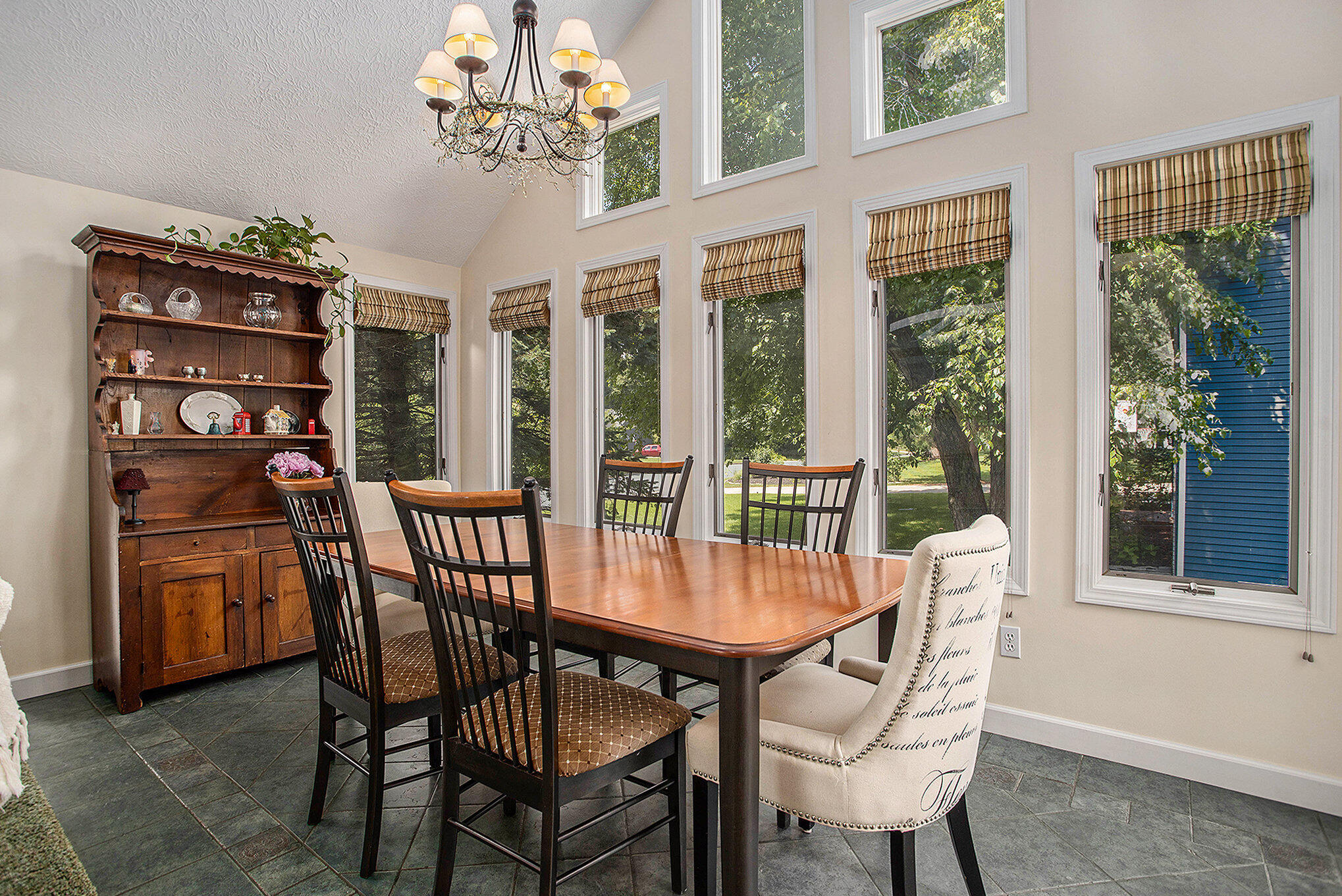 Galesburg, Michigan 49053, United States, 4 Bedrooms Bedrooms, ,3 BathroomsBathrooms,Residential,Pending,192362