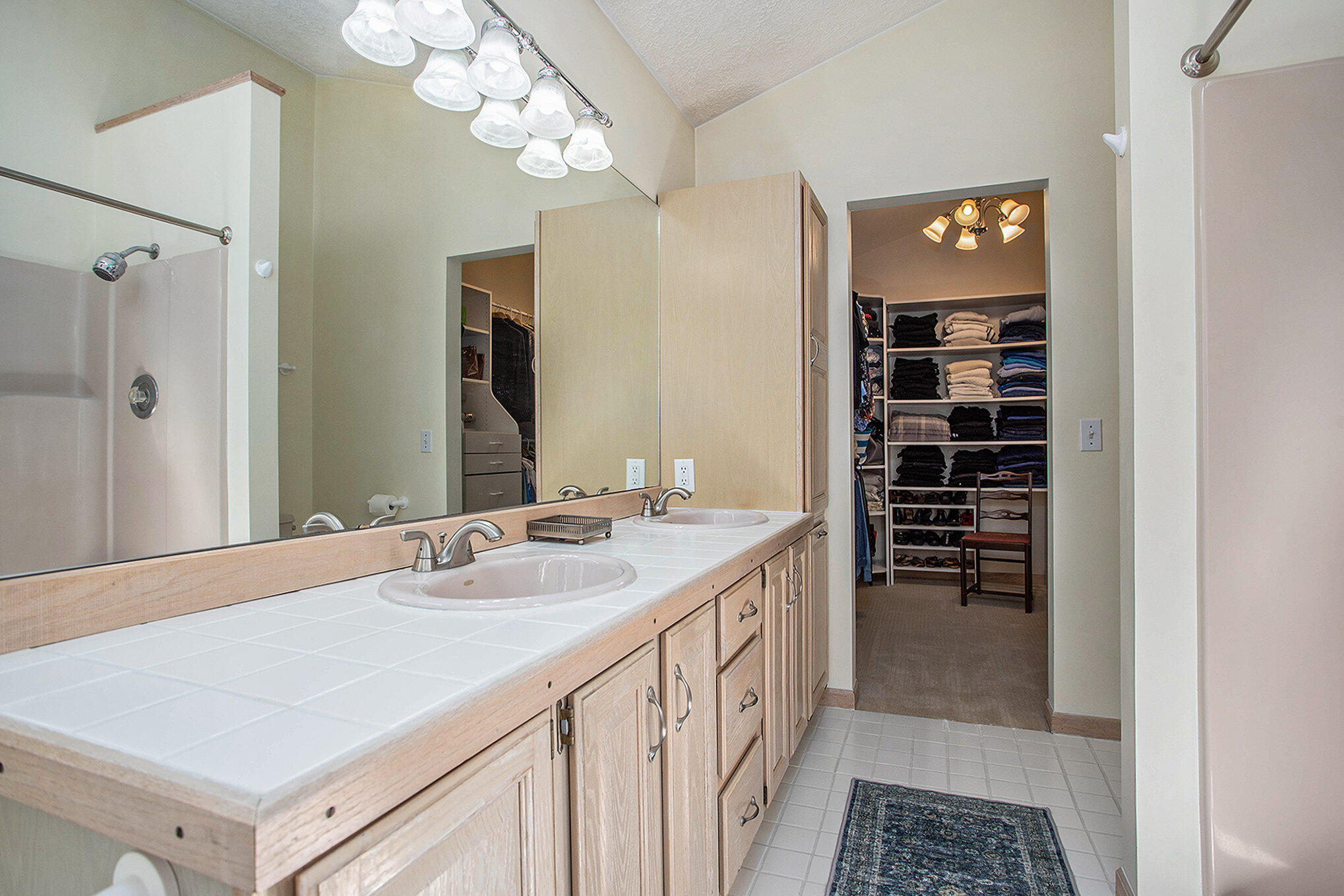 Galesburg, Michigan 49053, United States, 4 Bedrooms Bedrooms, ,3 BathroomsBathrooms,Residential,Pending,192362