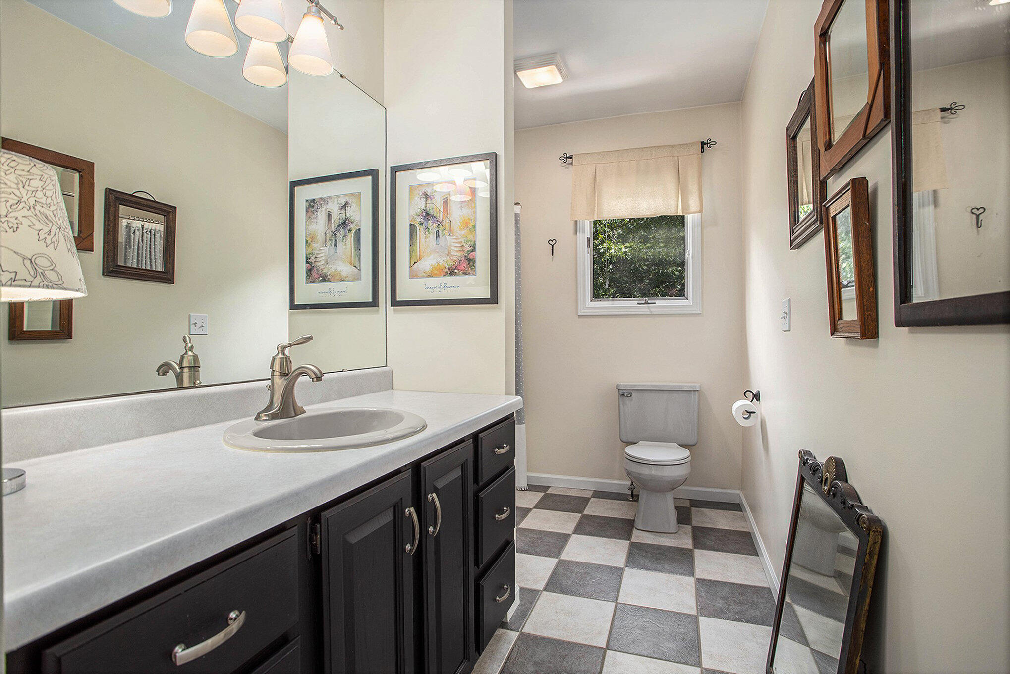 Galesburg, Michigan 49053, United States, 4 Bedrooms Bedrooms, ,3 BathroomsBathrooms,Residential,Pending,192362