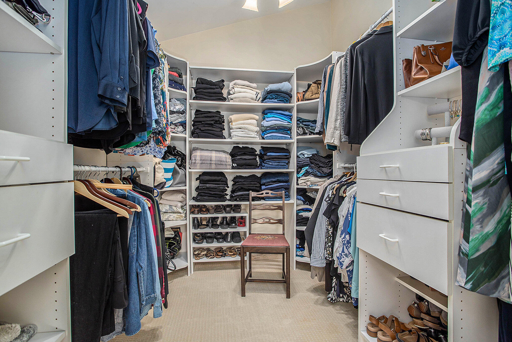 Galesburg, Michigan 49053, United States, 4 Bedrooms Bedrooms, ,3 BathroomsBathrooms,Residential,Pending,192362