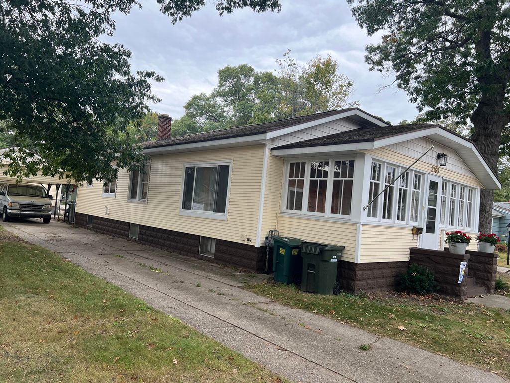 Photo of 2163 Harding Avenue, Muskegon, MI 49441 (MLS # 25052547)