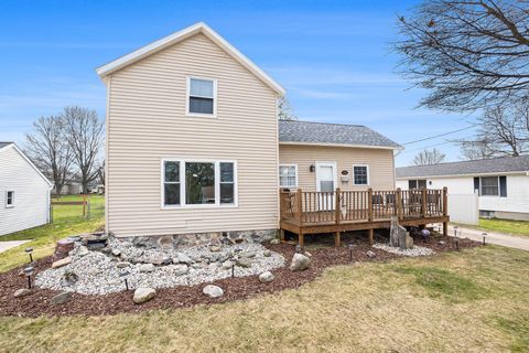 210 N Decker Avenue, Fremont, MI 49412 - MLS#: 25001572