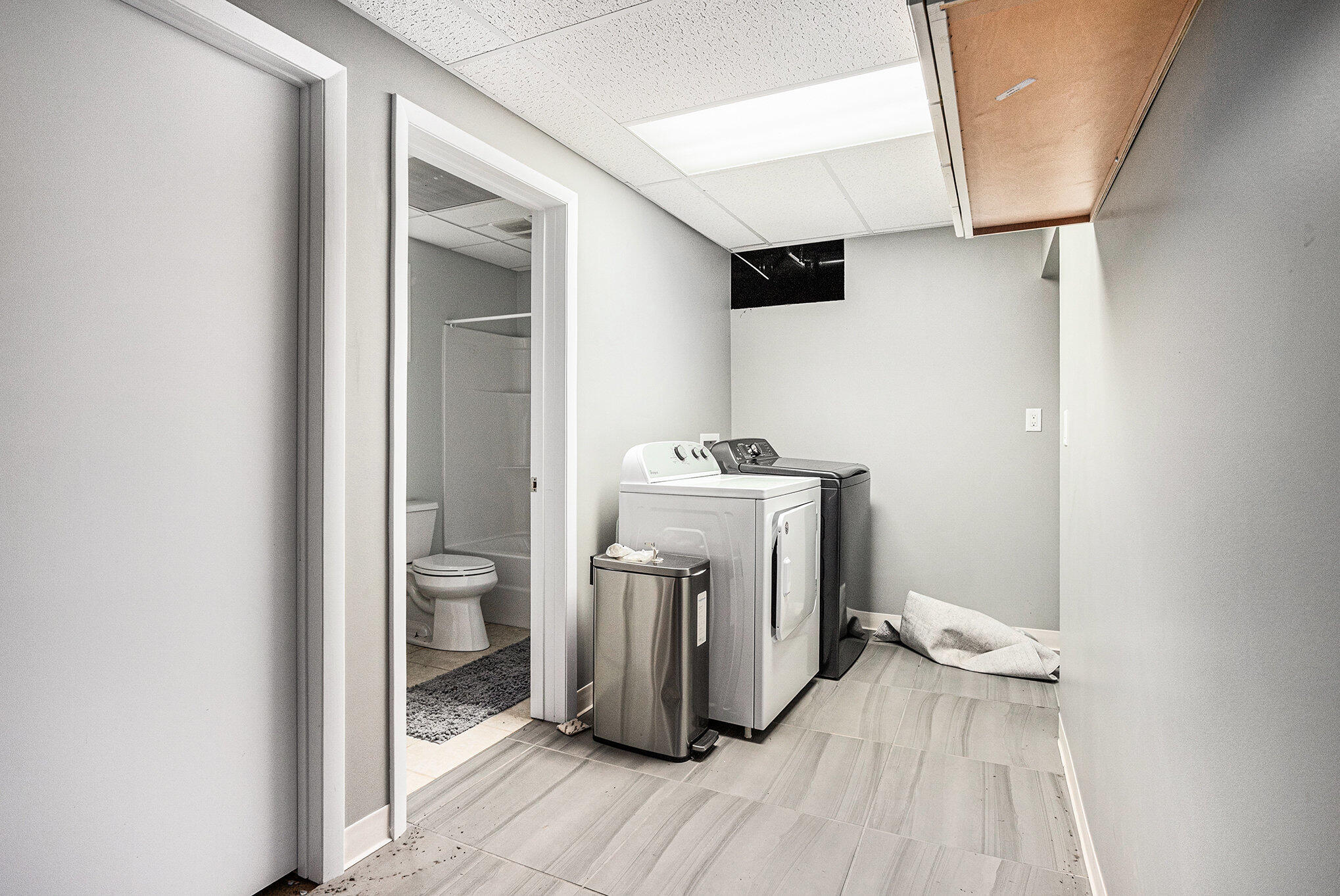 Battle Creek, Michigan 49014, United States, 3 Bedrooms Bedrooms, ,2 BathroomsBathrooms,Residential,Pending,215541