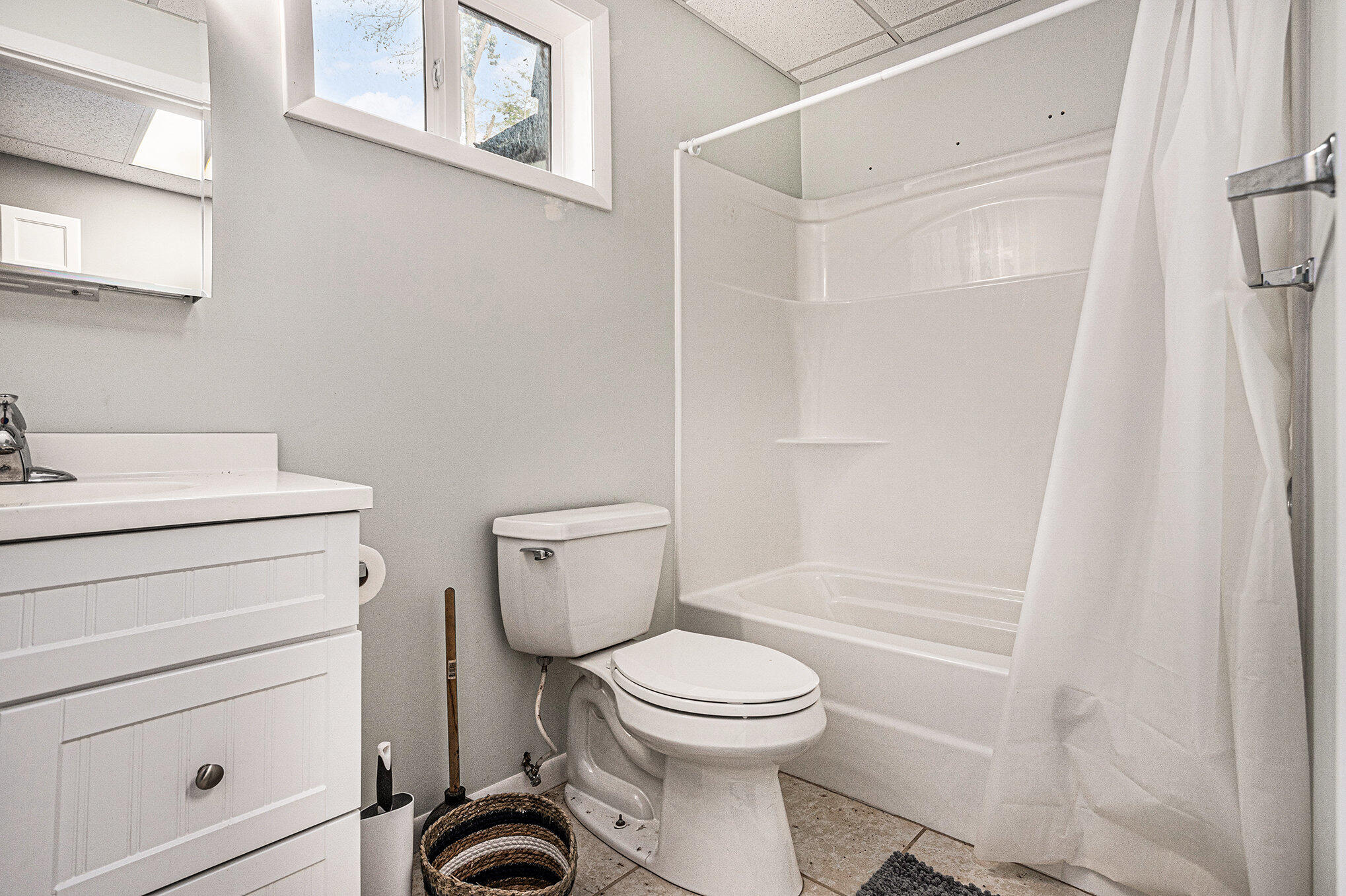 Battle Creek, Michigan 49014, United States, 3 Bedrooms Bedrooms, ,2 BathroomsBathrooms,Residential,Pending,215541