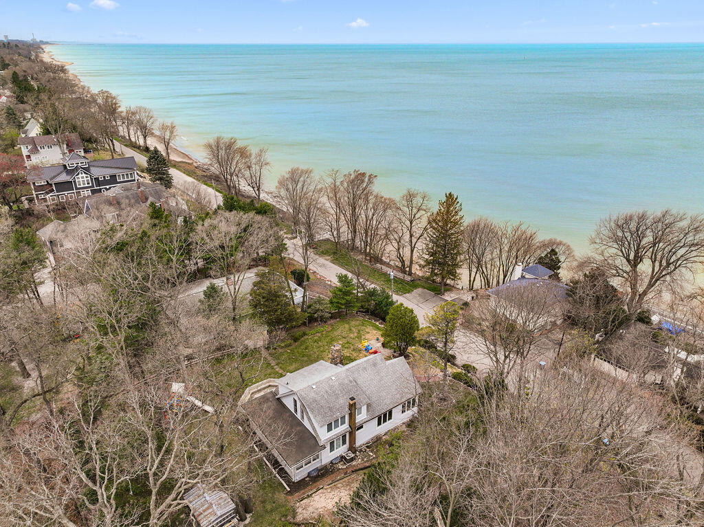 4117 Lake Shore Drive