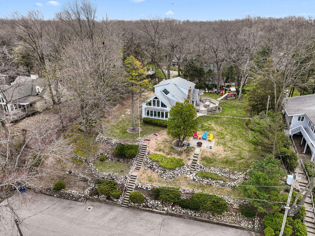 4117 Lake Shore Drive
