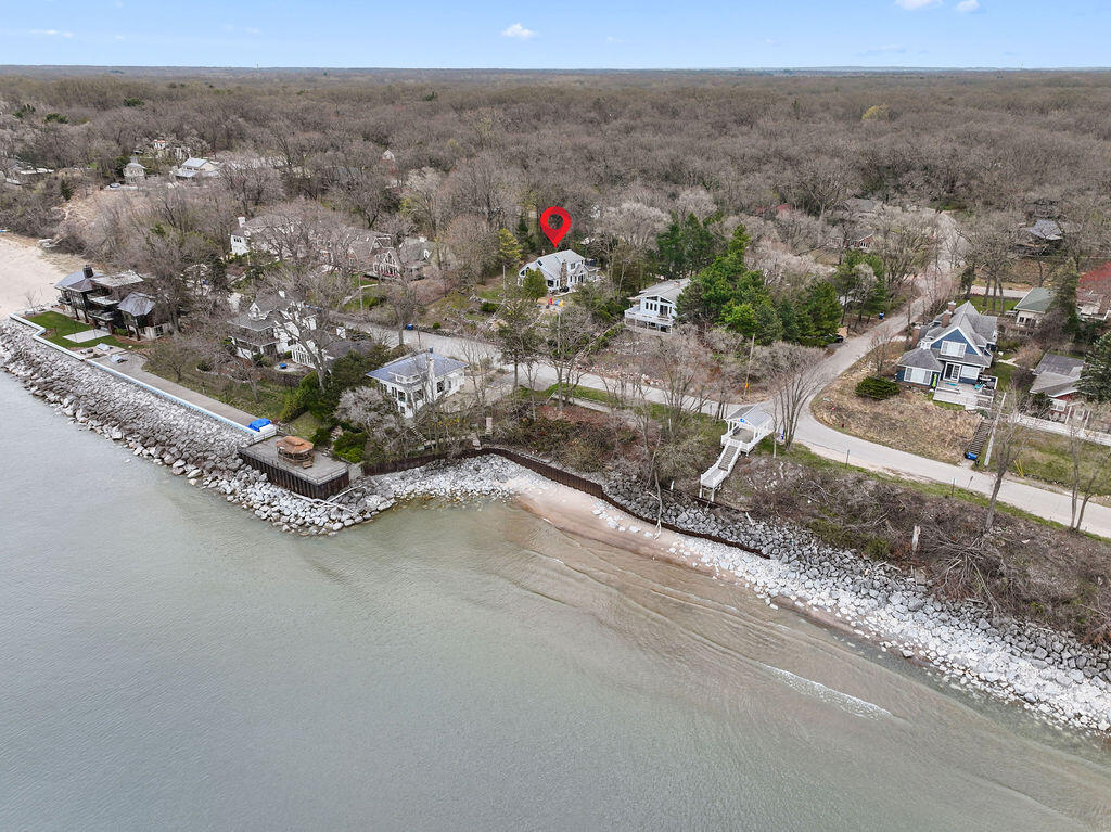 4117 Lake Shore Drive