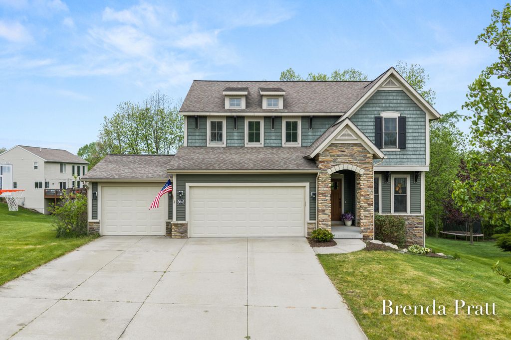 Photo of 9845 Sunset Ridge Drive NE, Rockford, MI 49341 (MLS # 26023600)