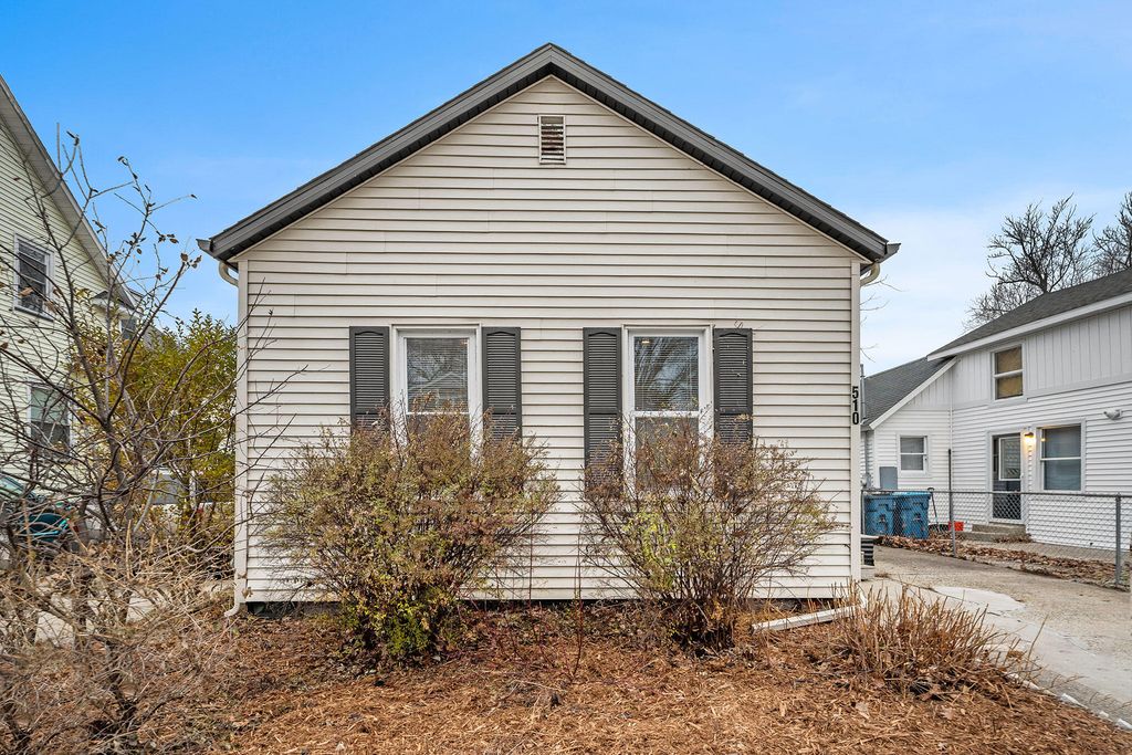 Photo of 510 Madison Street, Grand Haven, MI 49417 (MLS # 25047621)