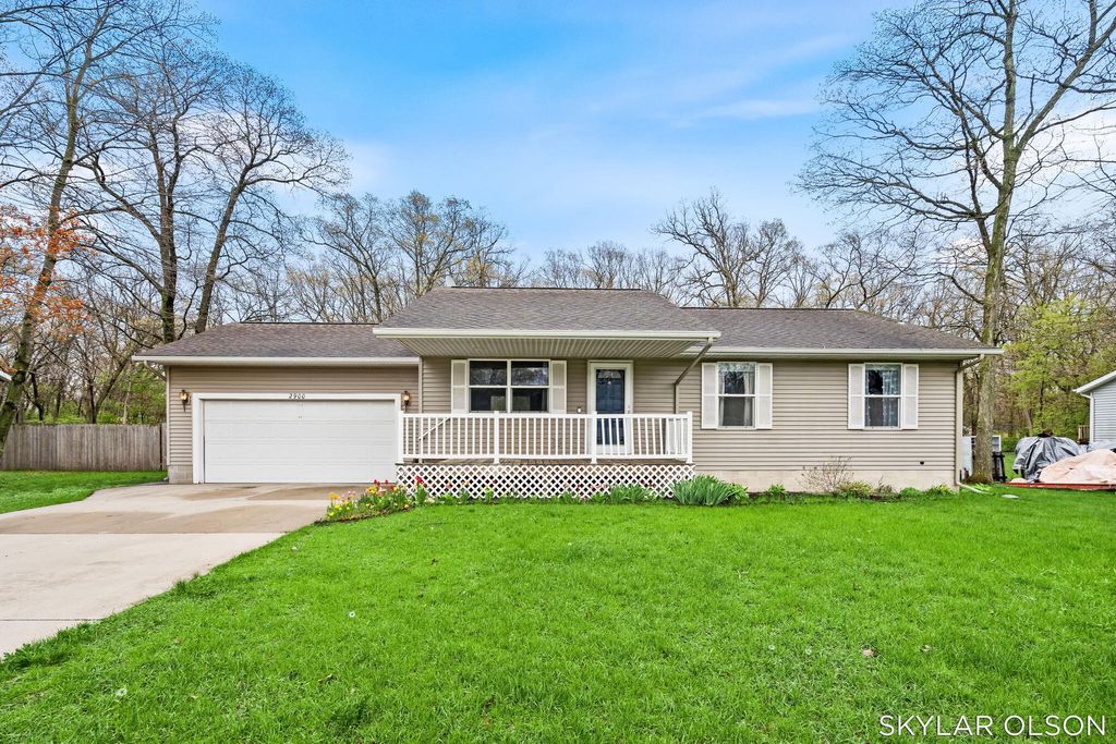 Photo of 2900 Kooi Street, Muskegon, MI 49444 (MLS # 26019247)