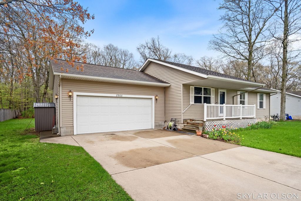 Photo of 2900 Kooi Street, Muskegon, MI 49444 (MLS # 26019247)