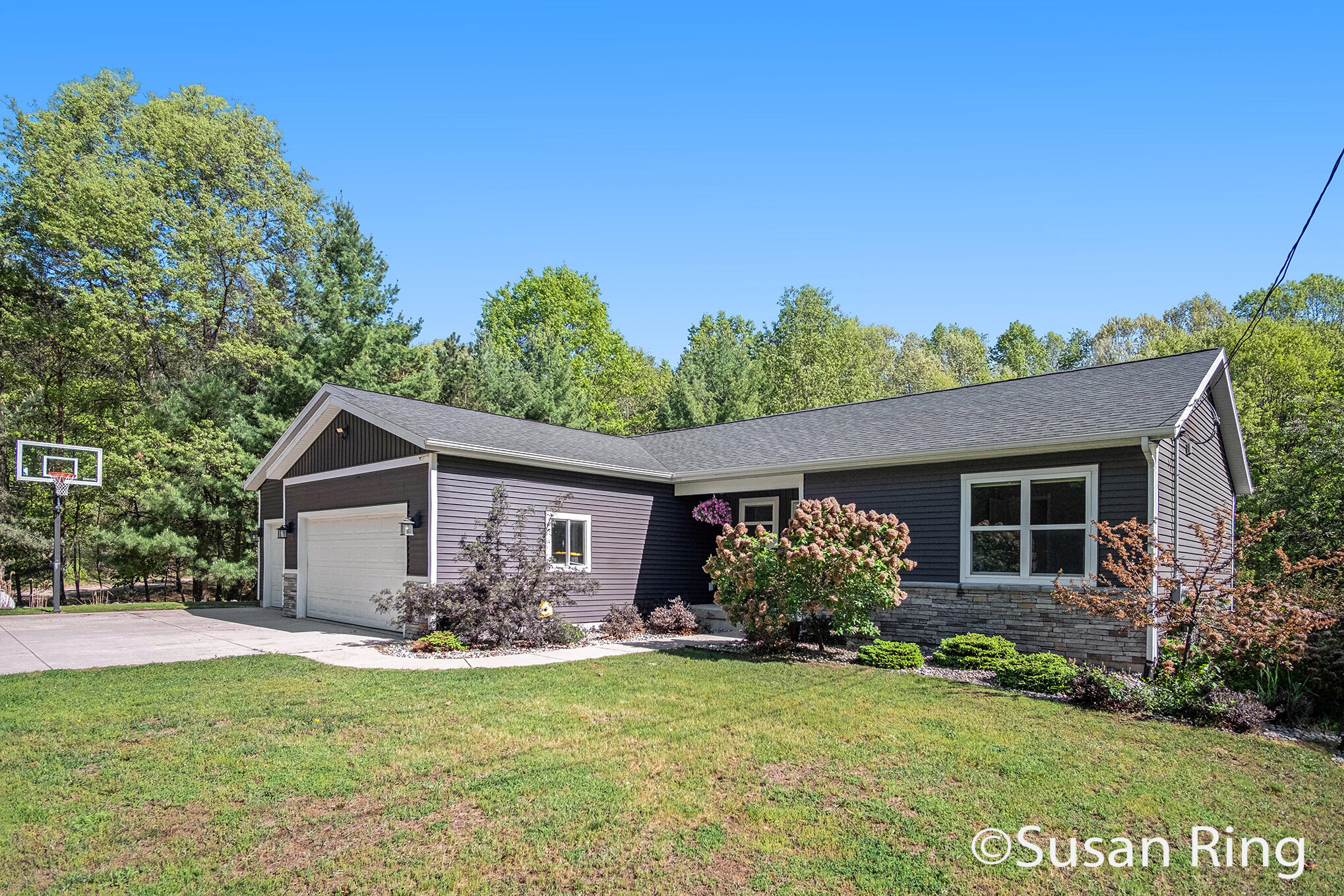 Rockford, Michigan 49341, United States, 3 Bedrooms Bedrooms, ,2 BathroomsBathrooms,Residential,Active,144831