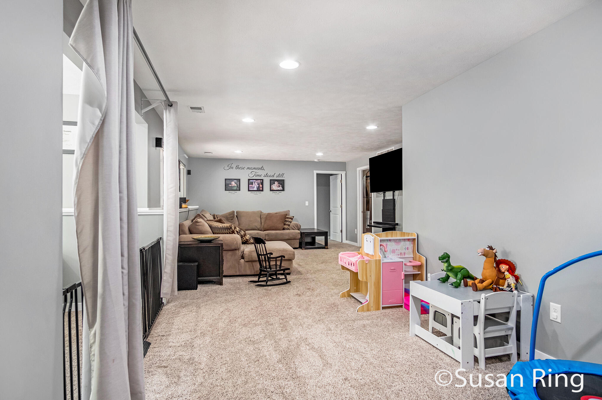 Rockford, Michigan 49341, United States, 3 Bedrooms Bedrooms, ,2 BathroomsBathrooms,Residential,Active,144831