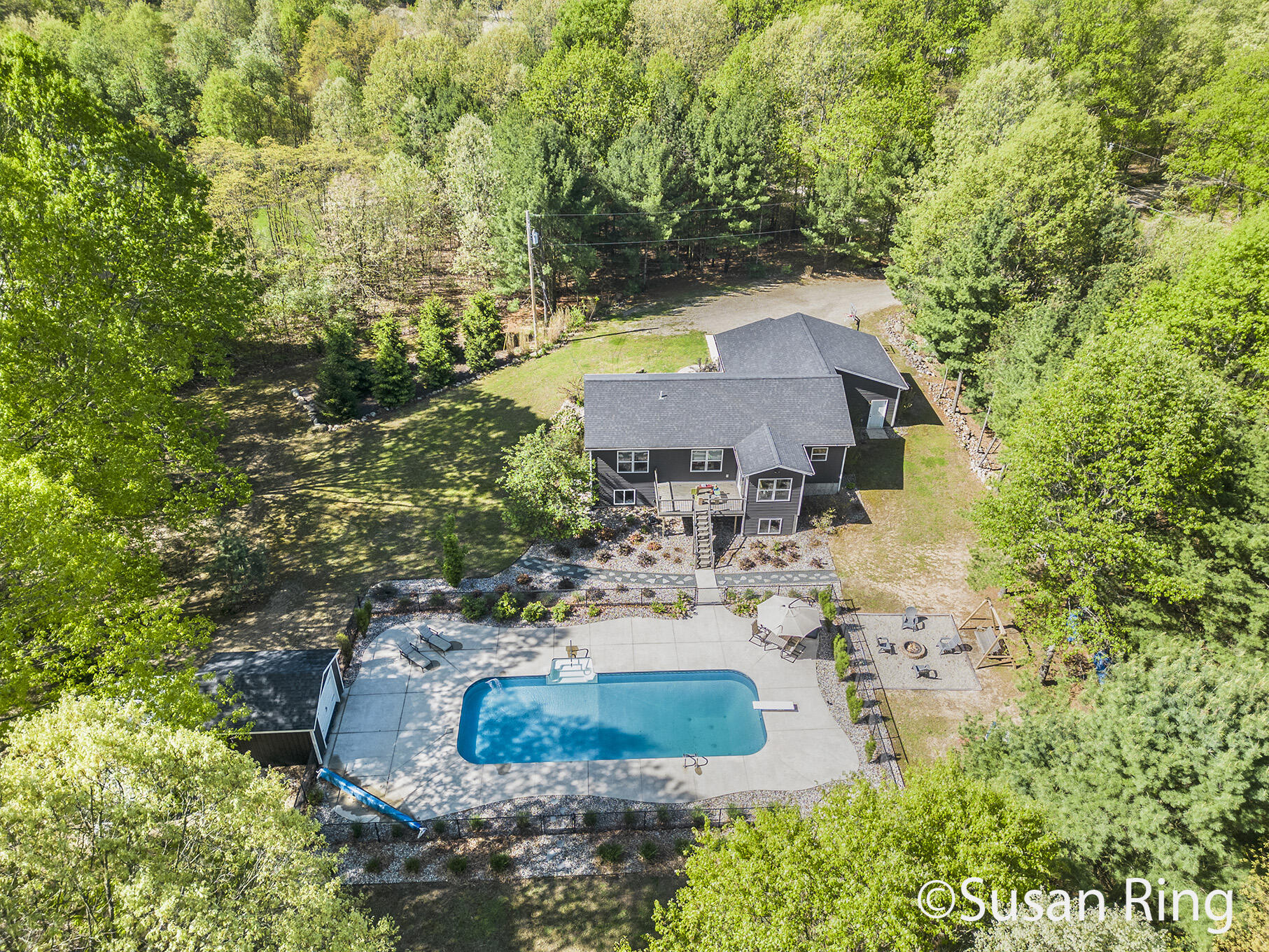 Rockford, Michigan 49341, United States, 3 Bedrooms Bedrooms, ,2 BathroomsBathrooms,Residential,Active,144831