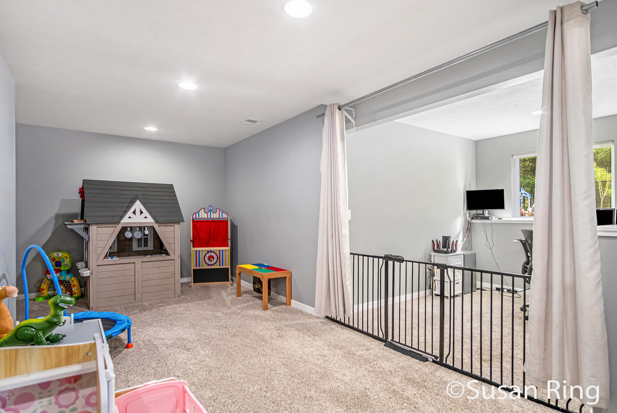 Rockford, Michigan 49341, United States, 3 Bedrooms Bedrooms, ,2 BathroomsBathrooms,Residential,Active,144831