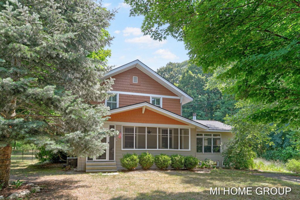Photo of 663 Lugers Road, Holland, MI 49423 (MLS # 25041147)