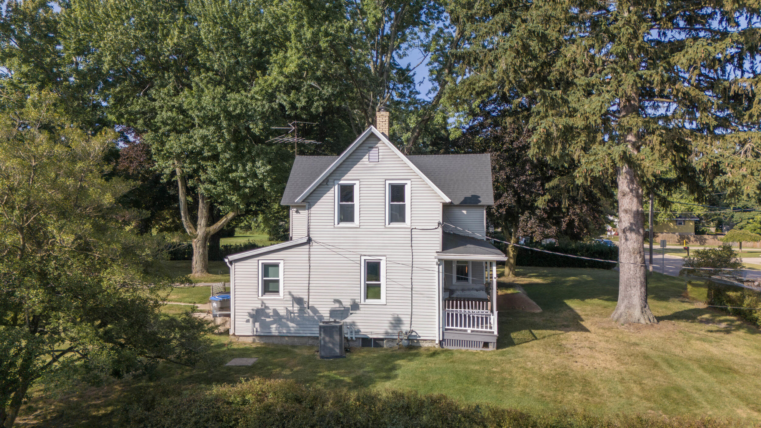 New Buffalo, Michigan 49117, United States, 4 Bedrooms Bedrooms, ,1 BathroomBathrooms,Residential,Pending,38918