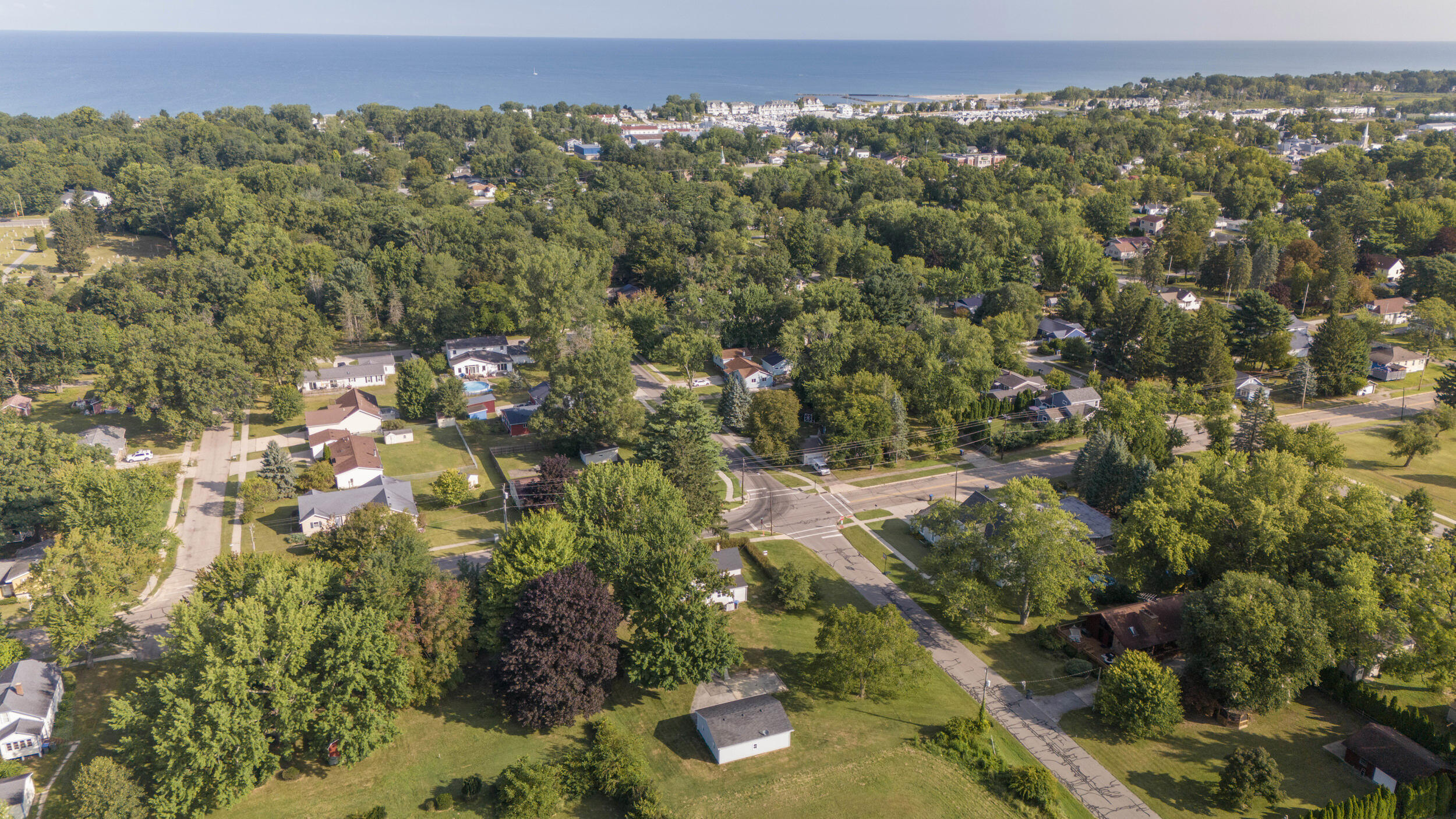 New Buffalo, Michigan 49117, United States, 4 Bedrooms Bedrooms, ,1 BathroomBathrooms,Residential,Pending,38918