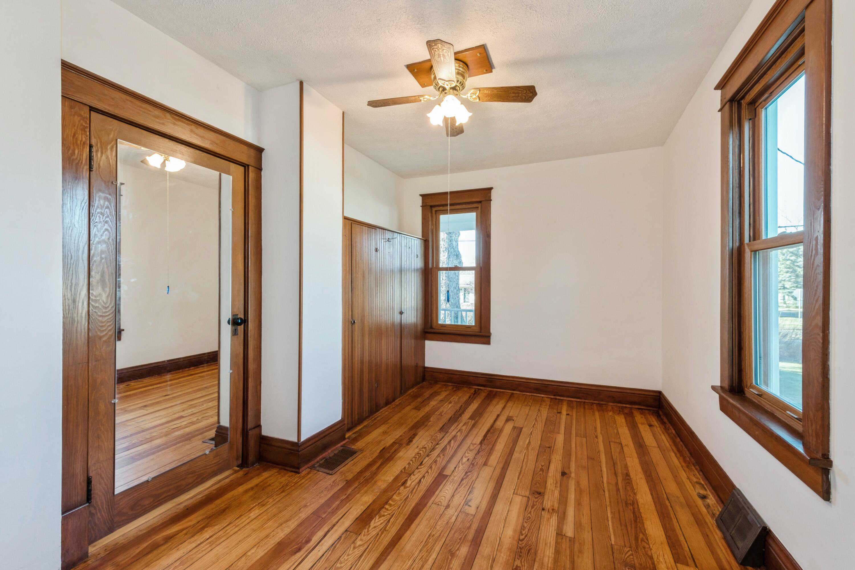 New Buffalo, Michigan 49117, United States, 4 Bedrooms Bedrooms, ,1 BathroomBathrooms,Residential,Pending,38918