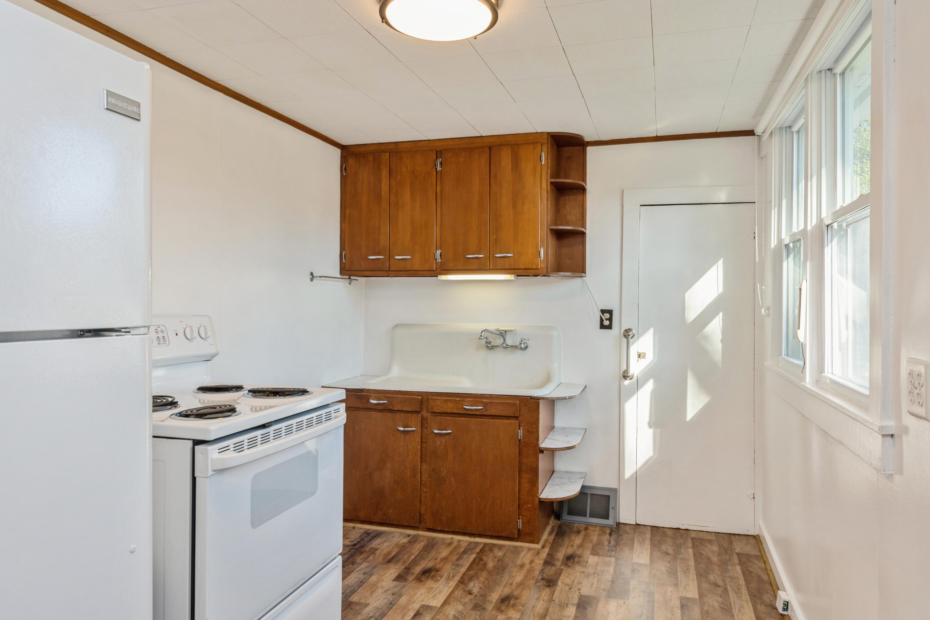 New Buffalo, Michigan 49117, United States, 4 Bedrooms Bedrooms, ,1 BathroomBathrooms,Residential,Pending,38918