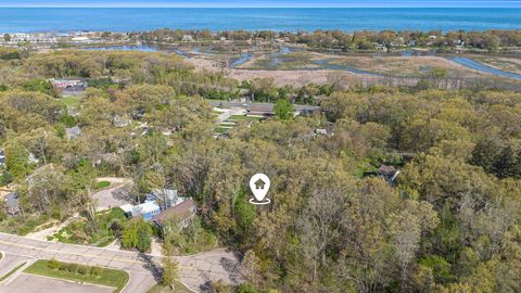 Photo of 816 & 820 E Indiana Circle, New Buffalo, MI 49117 (MLS # 26021767)