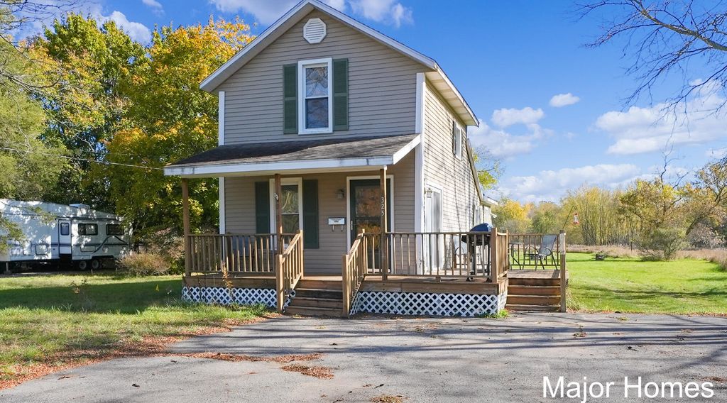 Photo of 325 S Division Street, Lowell, MI 49331 (MLS # 25055698)
