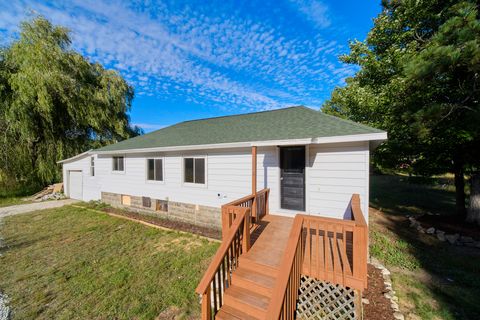 Photo of 2264 Revolt Road, Manistee, MI 49660 (MLS # 25044473)