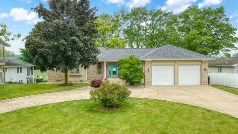 62 W Olcott Lake Drive Jackson MI 49201