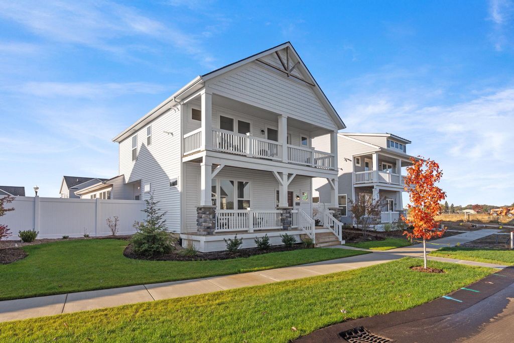 Photo of 14236 Phoenix Pl Place, Holland, MI 49424 (MLS # 24063311)