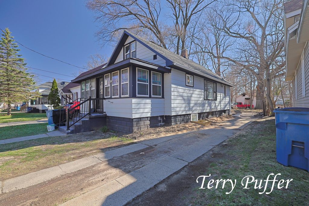 Photo of 3020 Highland Street, Muskegon, MI 49444 (MLS # 26014584)