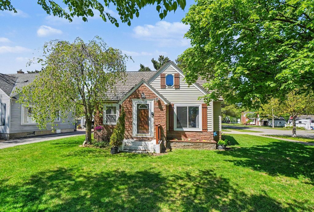 Photo of 59 E 35th Street, Holland, MI 49423 (MLS # 26022679)