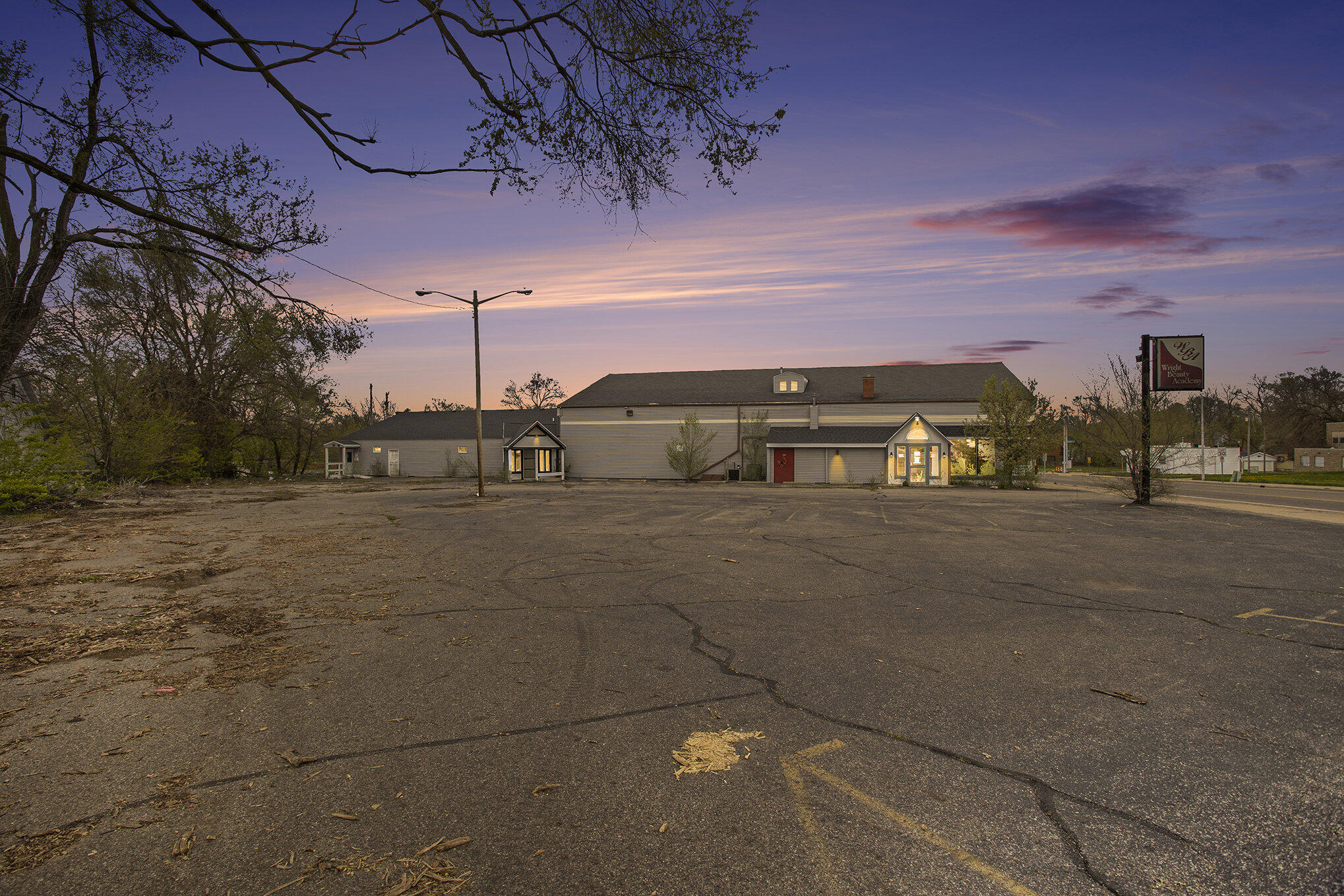 Battle Creek, Michigan 49015, United States, ,4 BathroomsBathrooms,Commercial,Active,32022