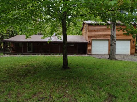 Photo of 7129 Evergreen Ln Ln, Fennville, MI 49408 (MLS # 25059241)