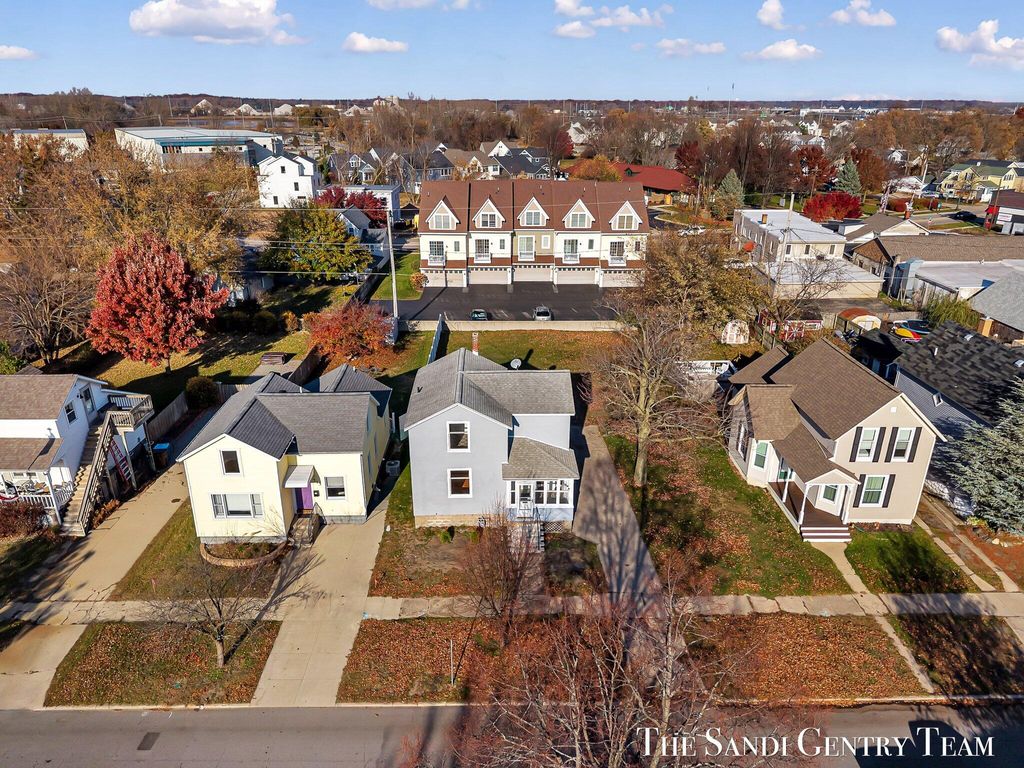 Photo of 317 Elliott Avenue, Grand Haven, MI 49417 (MLS # 25058855)