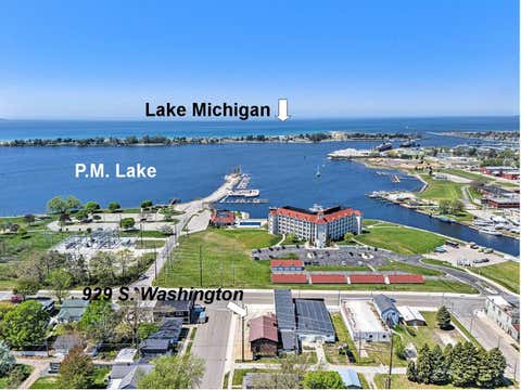 Photo of 929 S Washington Avenue, Ludington, MI 49431 (MLS # 26040646)