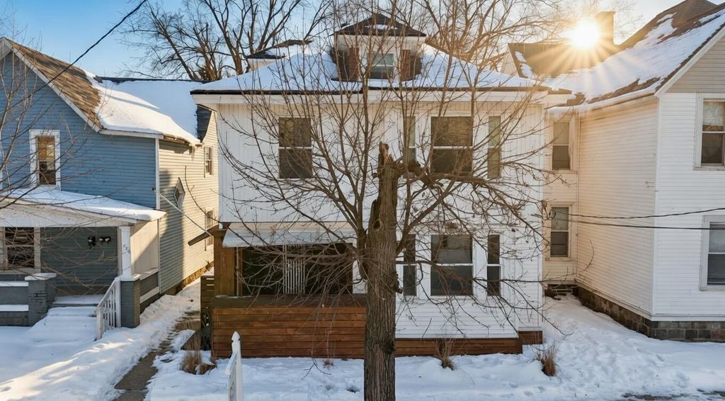 Photo of 618 Pettibone Avenue NW, Grand Rapids, MI 49504 (MLS # 26005844)