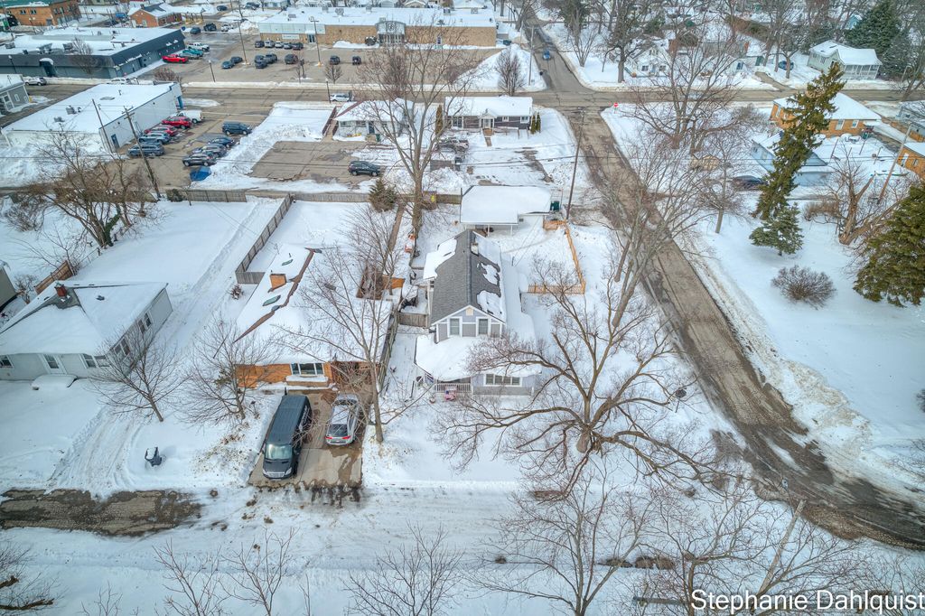 Photo of 1922 Oak Avenue, North Muskegon, MI 49445 (MLS # 26005146)